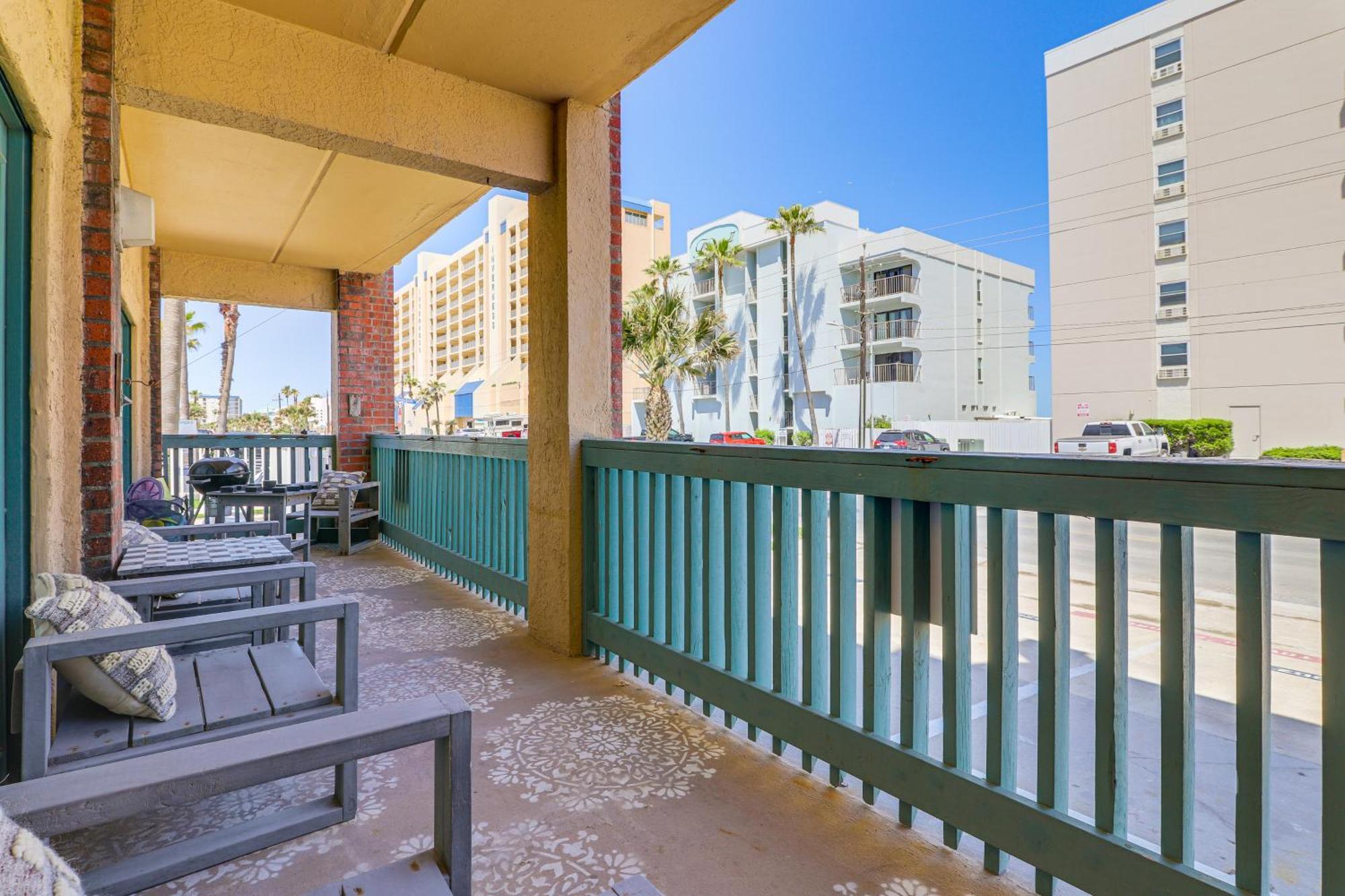 Luxe South Padre Condo With Pool - Walk To Beach! South Padre Island Dış mekan fotoğraf
