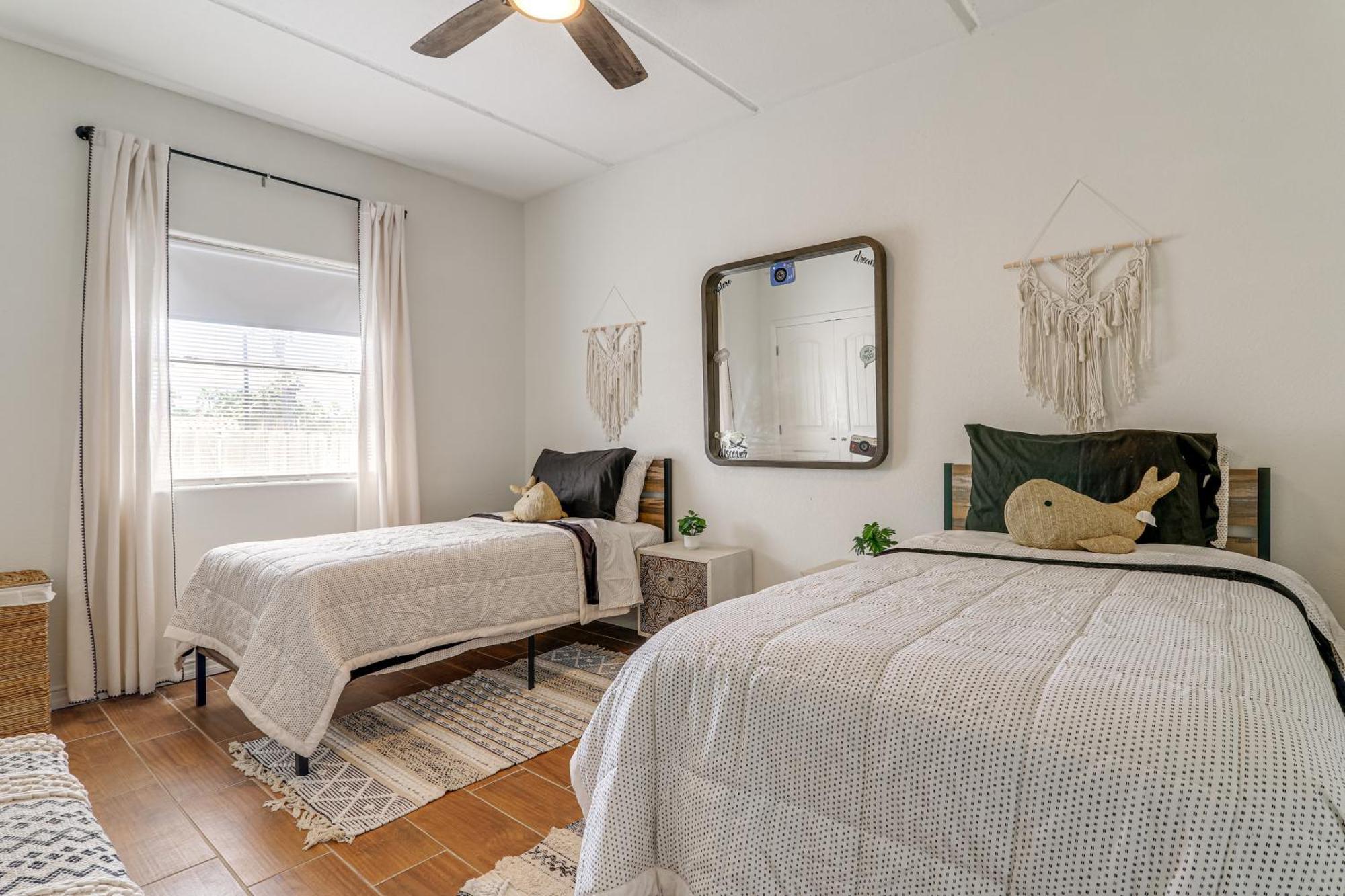 Luxe South Padre Condo With Pool - Walk To Beach! South Padre Island Dış mekan fotoğraf