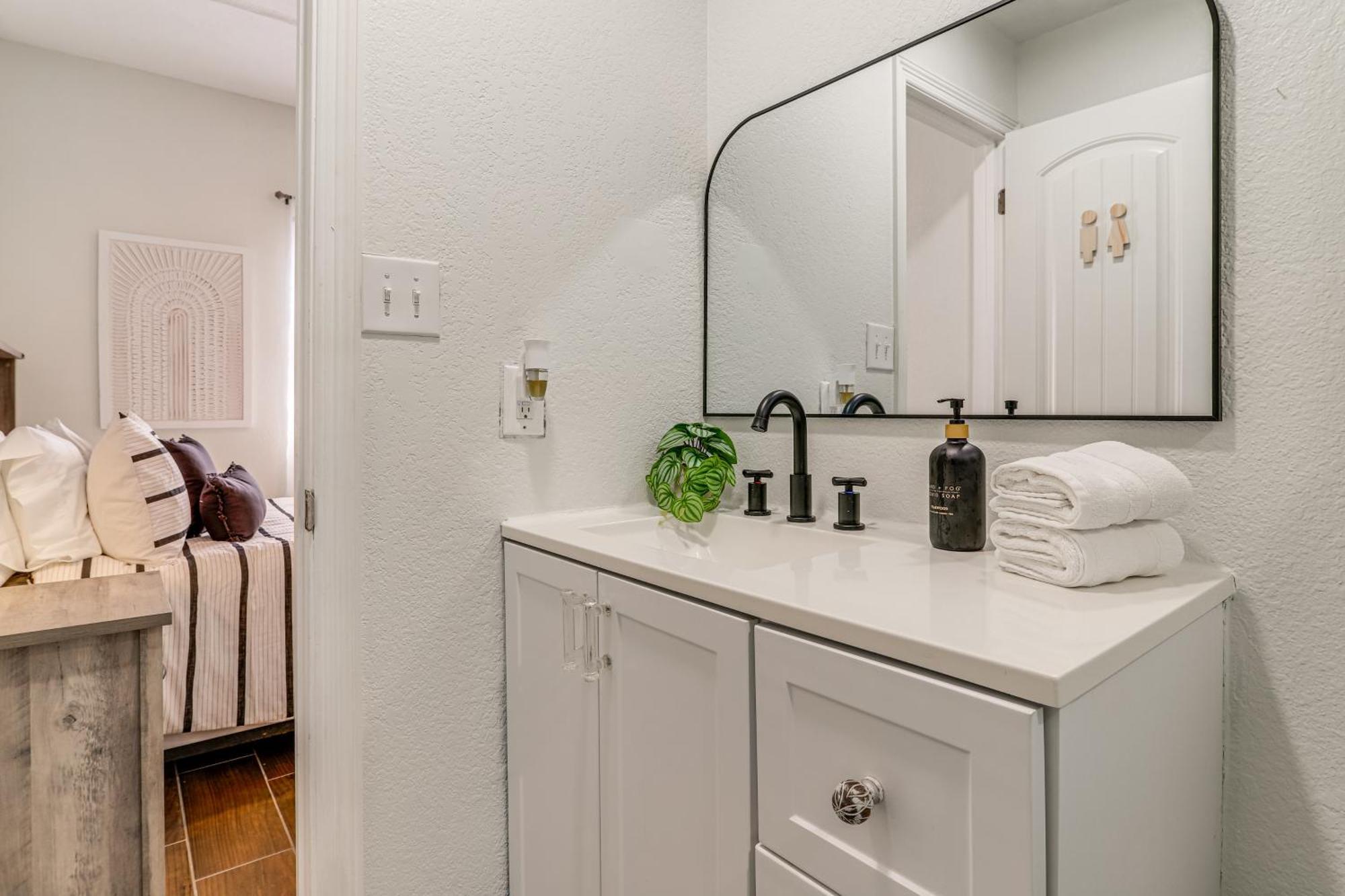 Luxe South Padre Condo With Pool - Walk To Beach! South Padre Island Dış mekan fotoğraf